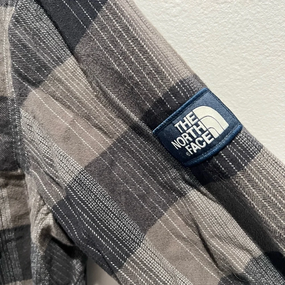 The North Face flannel button down shirt - small - great condition!